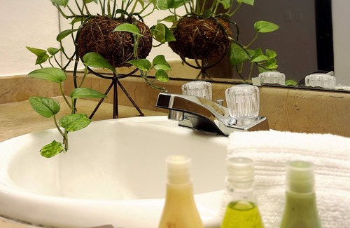 Tegucigalpa Hotel | Discover Hotel Portal del Angel: Family-Friendly Retreat
