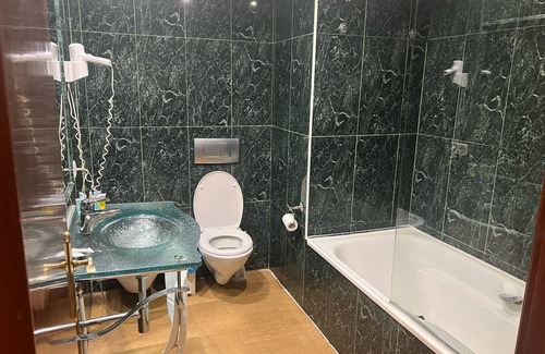 Empuriabrava Hotel | Discover Hotel Portofino: Pool, Spa & Family-Friendly Stays