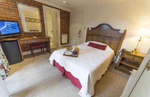El Calafate Hotel | Relax at Hotel Posada Los Alamos: Rated 9/10 with Spa & Pool