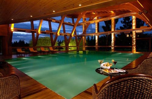 El Calafate Hotel | Relax at Hotel Posada Los Alamos: Rated 9/10 with Spa & Pool