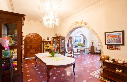 Fortin de las Flores Hotel | Elegant Hotel Posada Loma: Family-Friendly with Pool & Breakfast