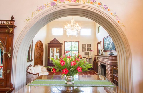 Fortin de las Flores Hotel | Elegant Hotel Posada Loma: Family-Friendly with Pool & Breakfast