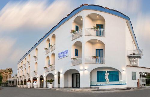 Paestum Hotel | Inviting Hotel Poseidonia Mare with Private Beach & Ocean View