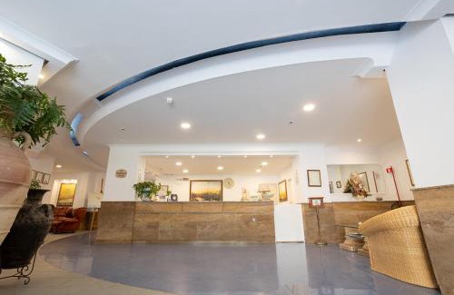 Paestum Hotel | Inviting Hotel Poseidonia Mare with Private Beach & Ocean View