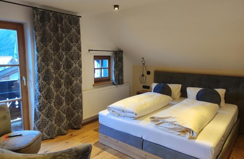 Bichlbach Apartment | Welcoming Stay at Hotel Landgasthof Post with Restaurant