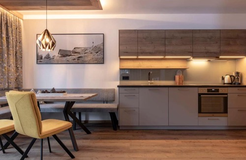 Kappl Hotel | Elegant Hotel Post Kappl: 4-Star Stay with Hot Tub Access