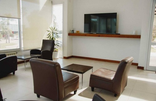Parana Hotel | Relaxing Retreat at Hotel Posta del Sol Paraná with Pool & Spa