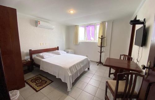 Boa Viagem Hotel | Elegant Hotel Pousada da Praça with Oceanfront Views
