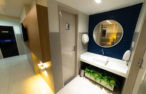 Coroa do Meio Hotel | Relax at Hotel Pousada do Farol with Pool & Breakfast