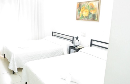 Ourinhos Hotel | Relax at Hotel Pousada Ourinhos with Spa & Pool Amenities