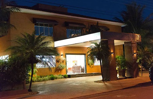 Ourinhos Hotel | Relax at Hotel Pousada Ourinhos with Spa & Pool Amenities