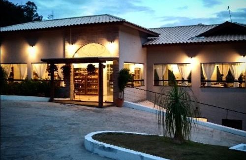 Aguas de Lindoia Hotel | Relax at Hotel Pousada Riacho da Areia with Ocean Views