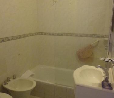 Gualeguaychu Hotel | Cozy Hotel Praga: Pet-Friendly Stay with Kitchen Access
