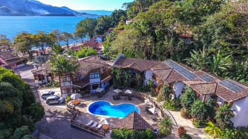 Portinho Hotel | Oceanfront Hotel Praia do Portinho with Pool & Restaurant