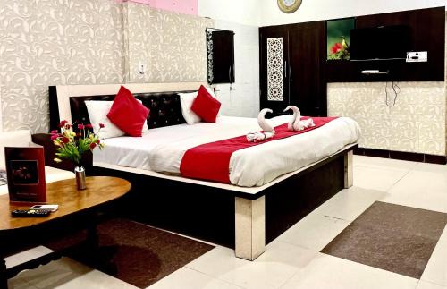 Bharatpur Hotel | Pet-Friendly Hotel Pratap Palace with Family Dining Options