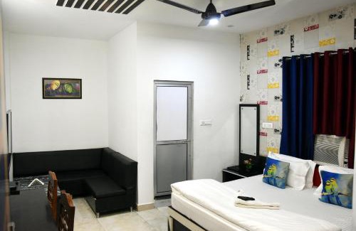 Dalmau Hotel | Experience Comfort at Hotel Pratap Palace with Dining & Family Fun