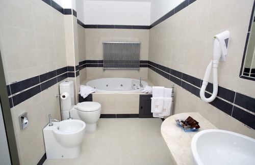 Marina di Varcaturo Hotel | Relax at Hotel Première: 4-Star Comfort with Spa & Pool