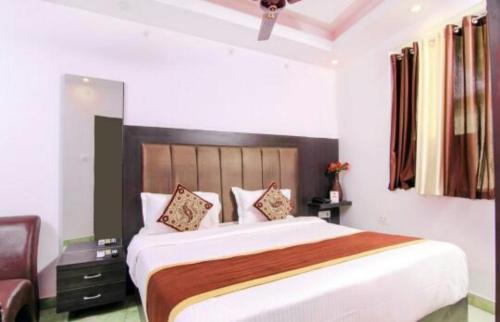 Charbagh Hotel | HOTEL PREMIUM RAJPUT INN Near Railway Station and Temple - A TOP RATED HOTEL