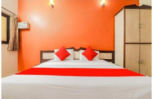 Charbagh Hotel | HOTEL PREMIUM SUNRISE Near Hanuman Temple and Railway Station - Parking and Wifi Facilities - Air Conditioning Luxury Room - A Top Rated Four Star Hotel