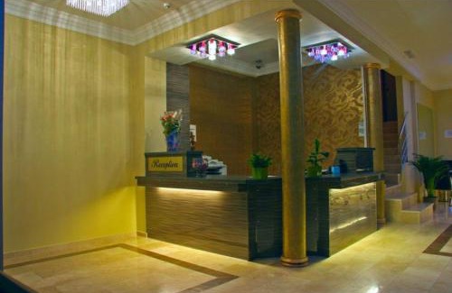 Saint-Josse-ten-Noode Hotel | Inviting Hotel Prestige: Family-Friendly Stays Await You