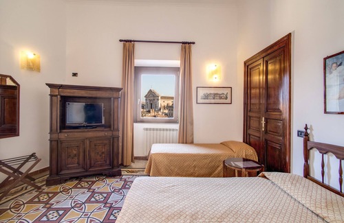 Rione VI Parione Hotel | Family-Friendly Hotel Primavera with Breakfast & Kitchen