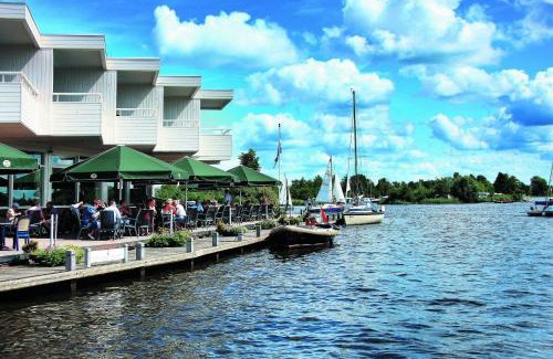 Earnewald Hotel | Hotel Princenhof: Family-Friendly Stay with Pool Access