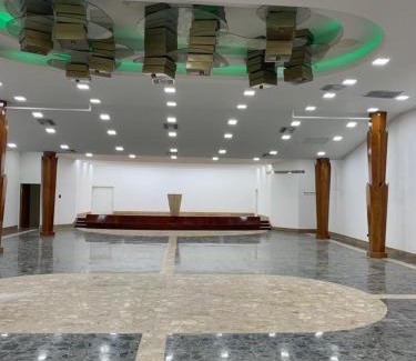 Maracay Hotel | Comfortable Stay at Hotel Princesa Plaza: Pet Friendly & Breakfast
