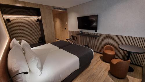 Sao Sebastiao da Pedreira Hotel | Discover Hotel Principe Avila: Rated 9/10 with Family-Friendly Perks