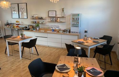 Neckarsulm Hotel | Hotel Prinz Carl: Family-Friendly Stay with Breakfast Included