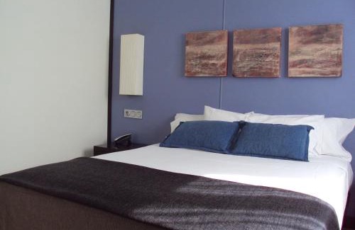 Ocana Hotel | Pet-Friendly Hotel Puerta de Ocaña with Family Amenities