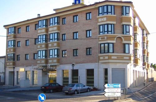 Ocana Hotel | Pet-Friendly Hotel Puerta de Ocaña with Family Amenities