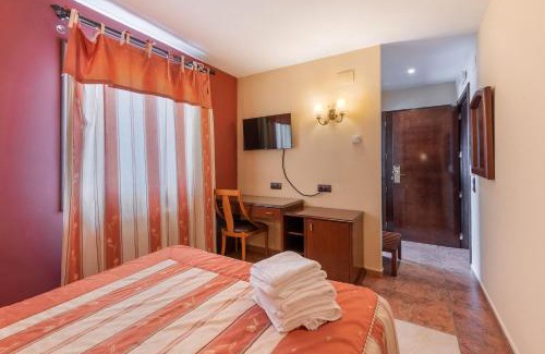 La Puebla de Valverde Hotel | Discover Hotel Puerta de Javalambre: Pet-Friendly Retreat