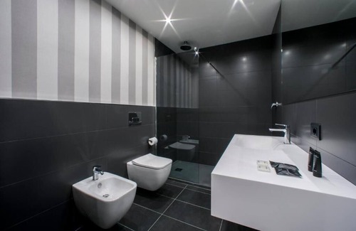 Trapani City Centre Hotel | Discover Hotel Punta Tipa: Family-Friendly with Pool Access