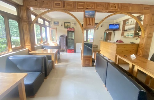 Kasol Hotel | Riverside Retreat at Hotel Purnima: Family-Friendly Dining
