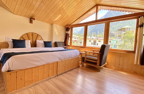 Kasol Hotel | Riverside Retreat at Hotel Purnima: Family-Friendly Dining