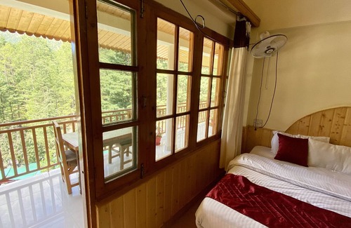 Kasol Hotel | Riverside Retreat at Hotel Purnima: Family-Friendly Dining