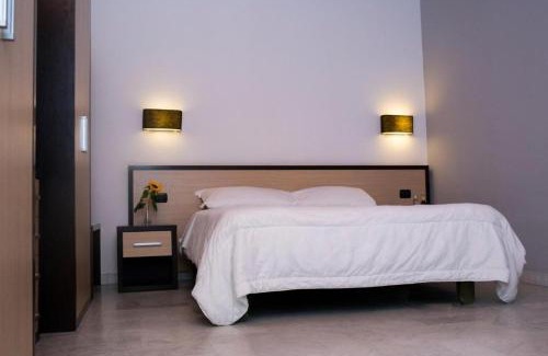 Magazzeno Hotel | Cozy Hotel Quadrifoglio: Oceanfront with Pool & Family-Friendliness