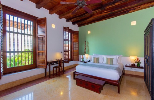 Centro Hotel | Discover Hotel Quadrifolio: 4-Star Oasis with Spa & Pool