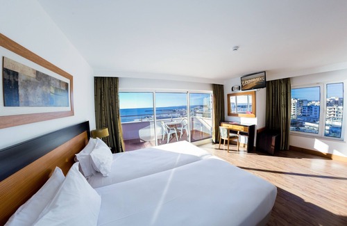 Cavacos Hotel | Relax at Hotel Quarteirasol: 4-Star Comfort & Amenities