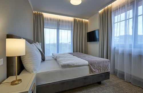 Marianske Lazne Hotel | Eco-Friendly Retreat at Hotel Queens: Spa & Family Amenities