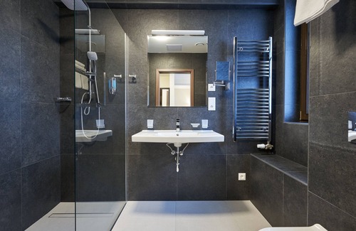 Marianske Lazne Hotel | Eco-Friendly Retreat at Hotel Queens: Spa & Family Amenities