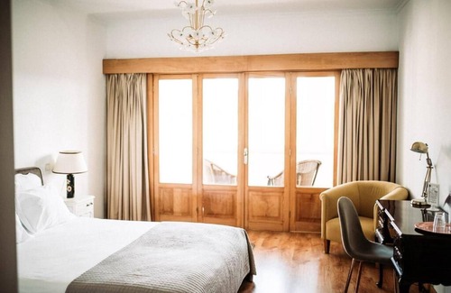 Vila Real Hotel | Relax at Hotel Quinta do Paço with Pool & Spa Amenities