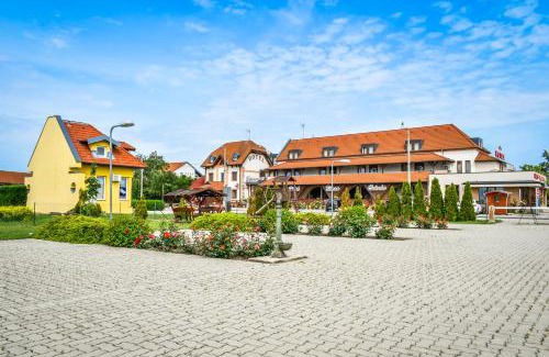 Hegyeshalom Hotel | Discover Comfort at Hotel Rózsa Csárda – Family Friendly Stay