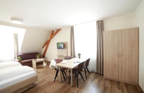 Huefingen Hotel | Comfortable Stay at Hotel Rössle with Pet-Friendly Perks