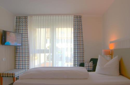 Huefingen Hotel | Comfortable Stay at Hotel Rössle with Pet-Friendly Perks