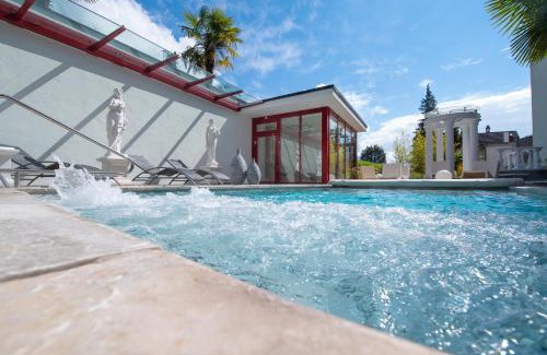 Weggis Hotel | Explore Hotel Rössli Gourmet & Spa: Pet-Friendly Oceanfront Retreat