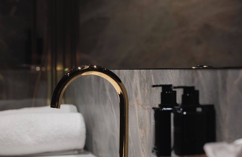 Old Town Hotel | Discover National Hotel: 4-Star Stay with Family-Friendly Amenities