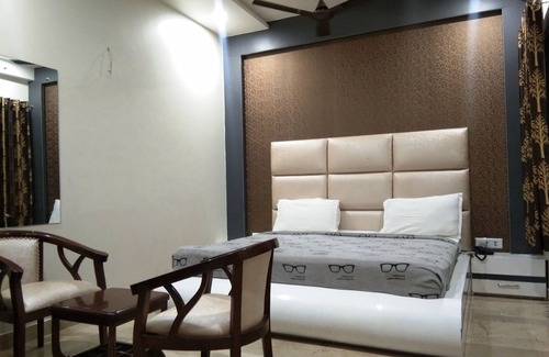 Rakabganj Hotel | Convenient Hotel R P: Family-Friendly with Great Amenities
