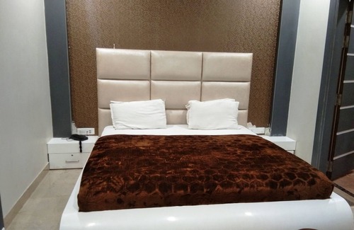 Rakabganj Hotel | Convenient Hotel R P: Family-Friendly with Great Amenities