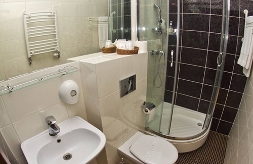 Grudziadz Hotel | Relaxing Stay at Hotel Rad with Pool and Family Amenities